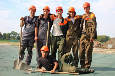 В трудовом проекте Всебелорусской молодежной стройки в Брестской крепости участвуют стройотряды из России