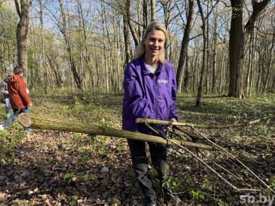 От наведения порядка до посадки деревьев: как сегодня трудились на республиканском субботнике в Гродно