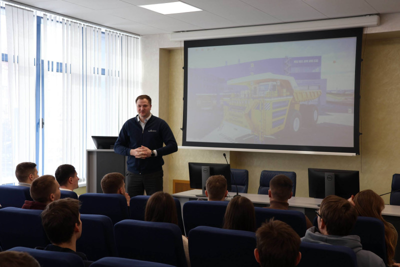 Встреча с трудящейся молодежью ОАО «БЕЛАЗ»