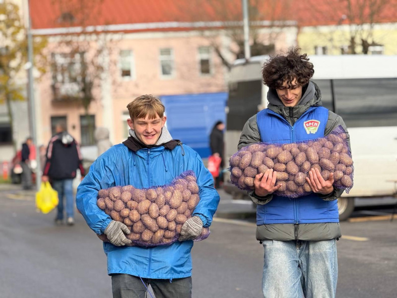 Активисты БРСМ Ленинского района Бреста продолжают добрую традицию! Активисты БРСМ Ленинского района Бреста продолжают добрую традицию!